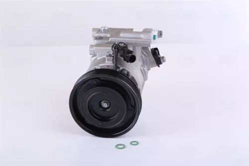 Compressor, air conditioning